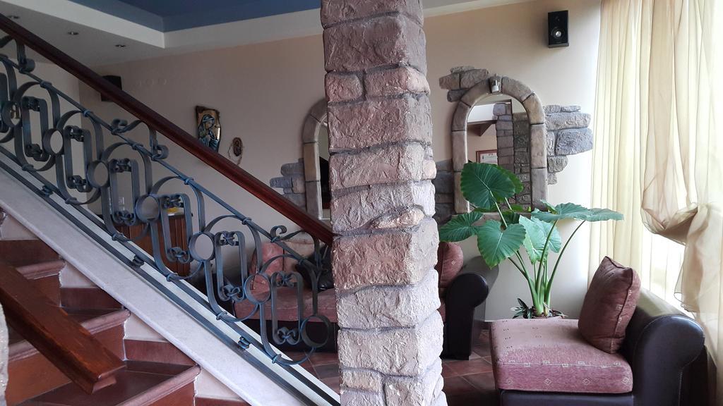 Boliari Hotel ヴェリコ・タルノヴォ エクステリア 写真
