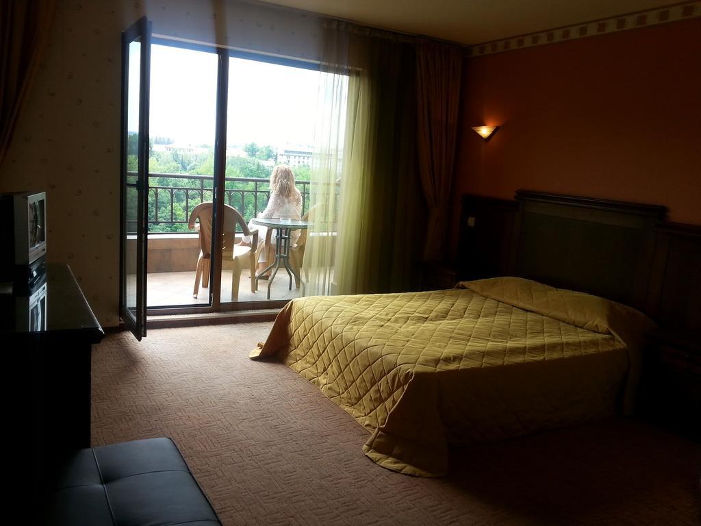 Boliari Hotel ヴェリコ・タルノヴォ エクステリア 写真