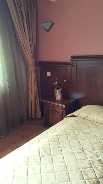 Boliari Hotel ヴェリコ・タルノヴォ エクステリア 写真